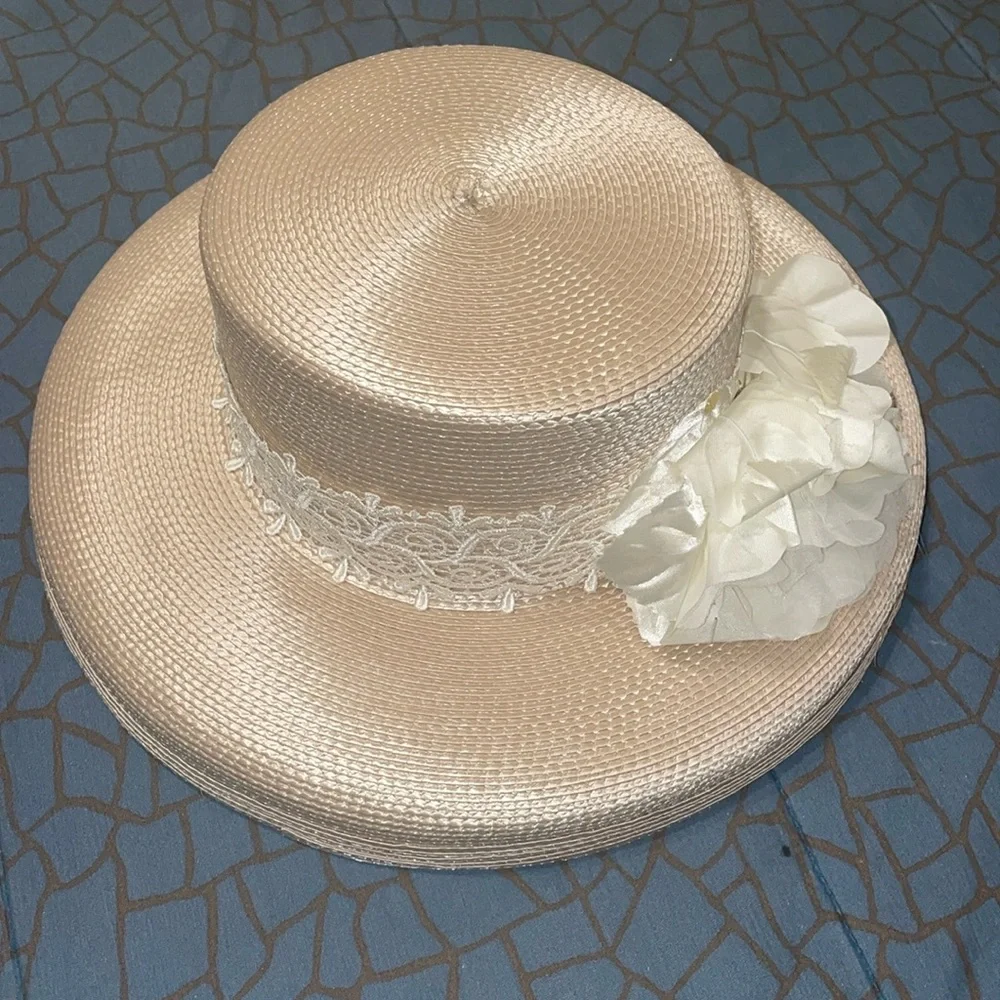Rare hat - Picture 1 of 2